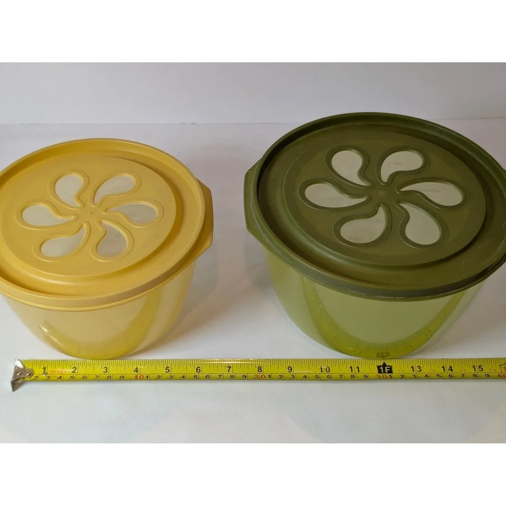Vintage Rubbermaid Servin Saver Bowls Harvest Gold Avocado Green Daisy Lids 2pc